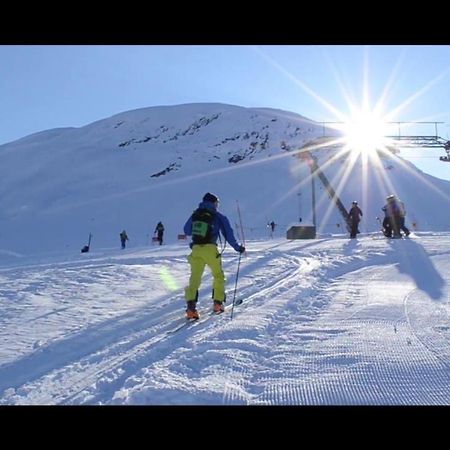Leilighet Loft Visnes Stryn Bagian luar foto